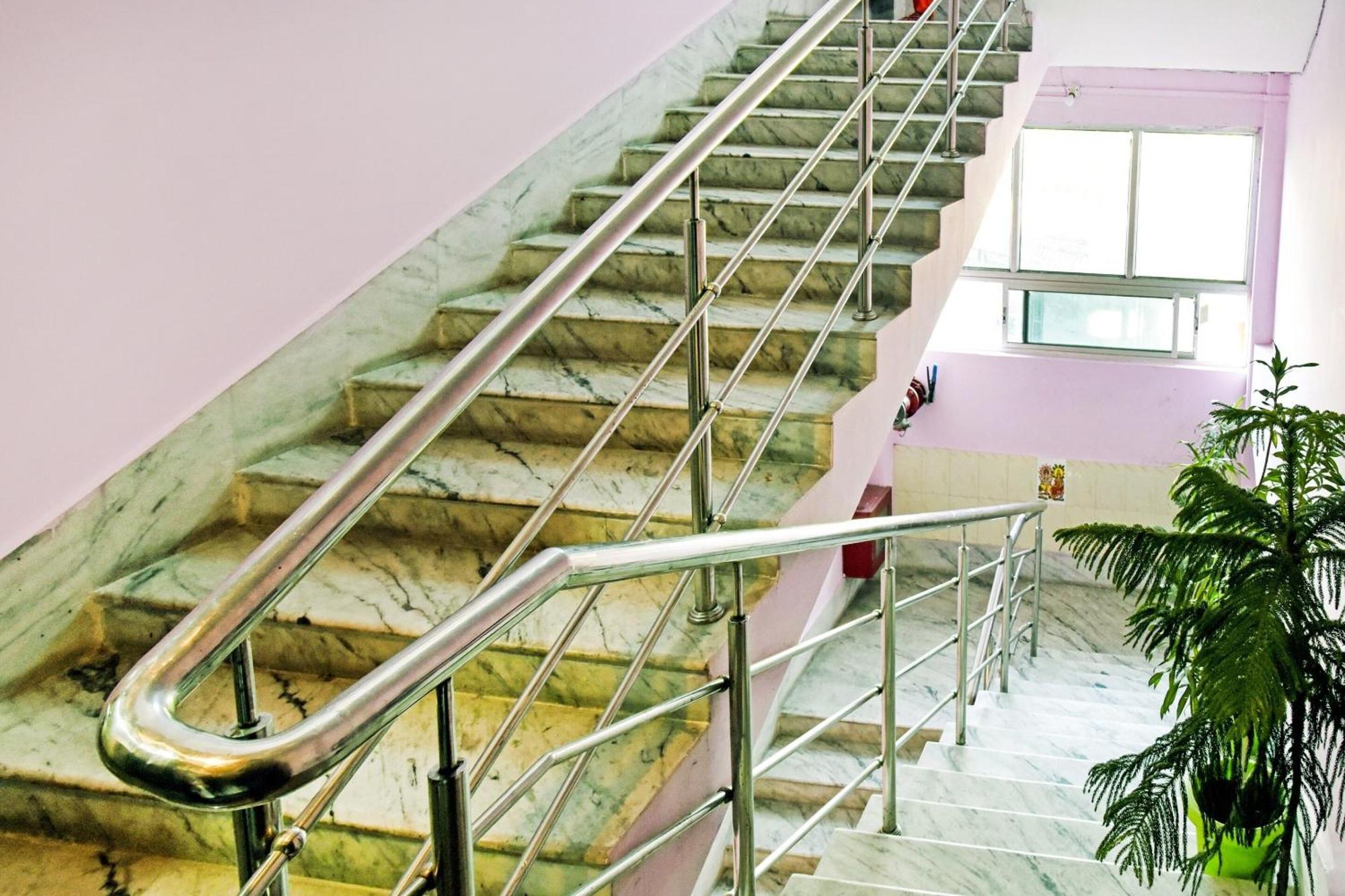 Super Hotel O Rainbow Tezpur エクステリア 写真